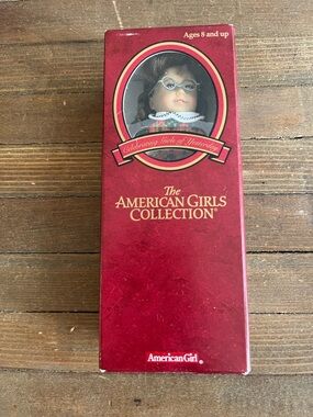 Vintage American Girl Molly McIntire Mini Doll in box with glasses/book set
